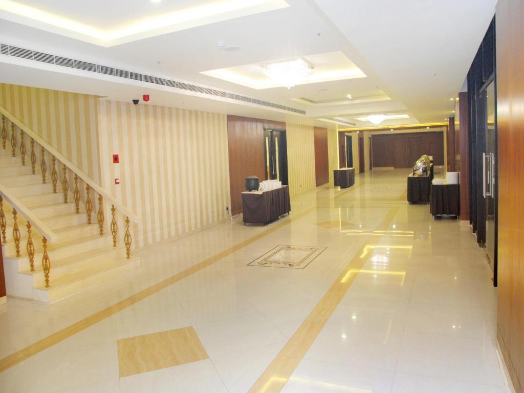 포츈 셀렉트 그랜드 리지 호텔 티루파티 외부 사진 Interior of the hotel