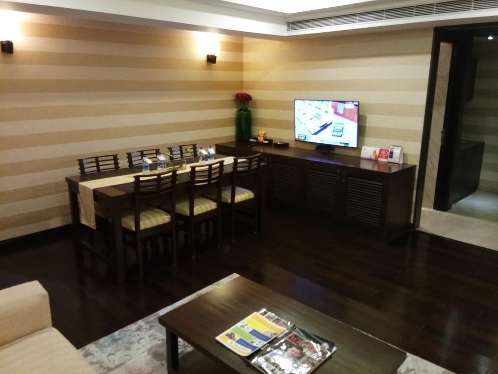 포츈 셀렉트 그랜드 리지 호텔 티루파티 외부 사진 A suite at the Taj Mahal Palace, Mumbai